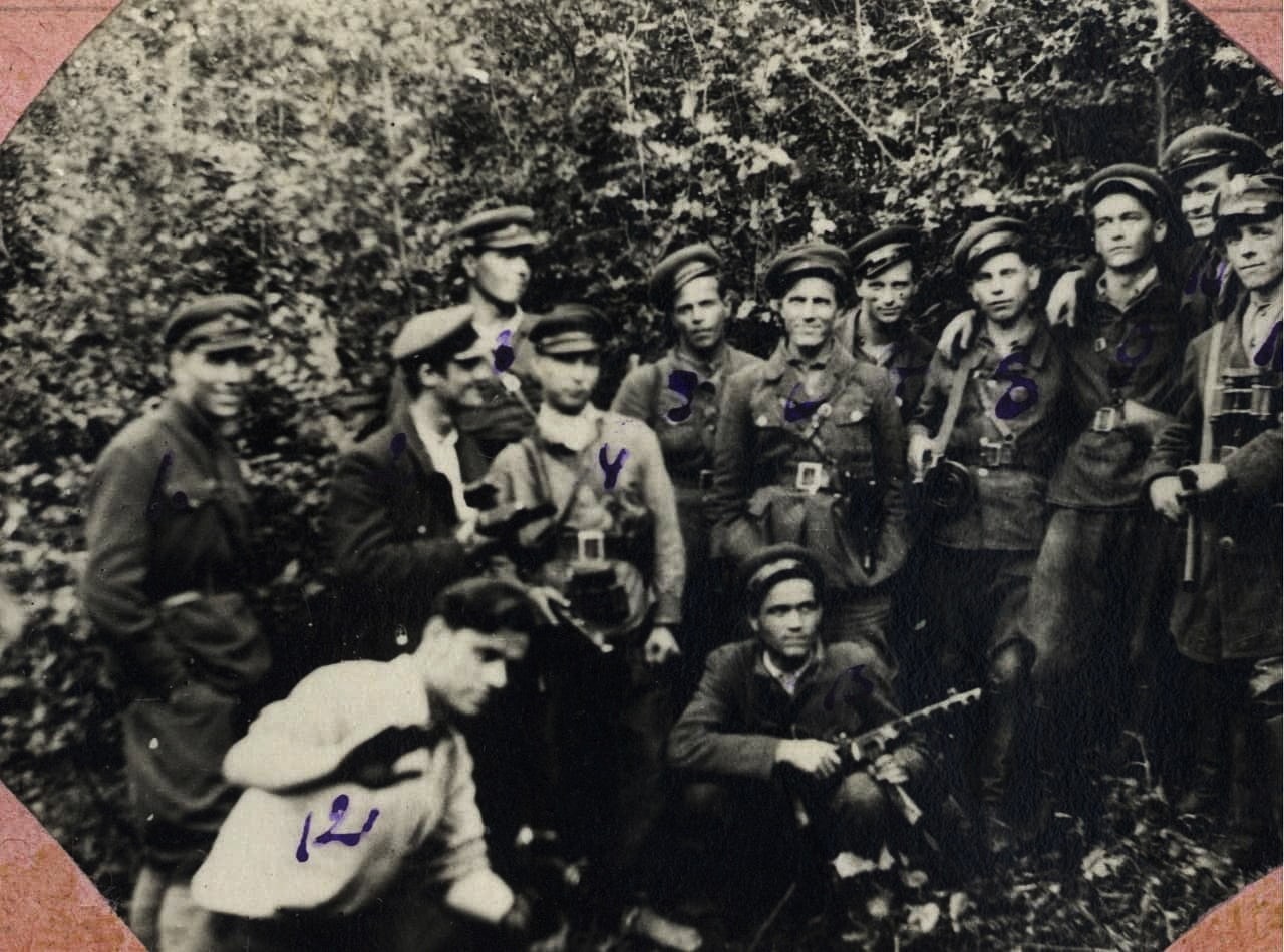 Фото групи повстанців