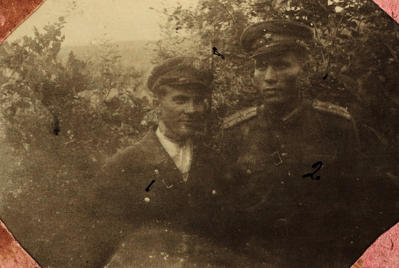 Фото "Кобзаря" та "Макара".